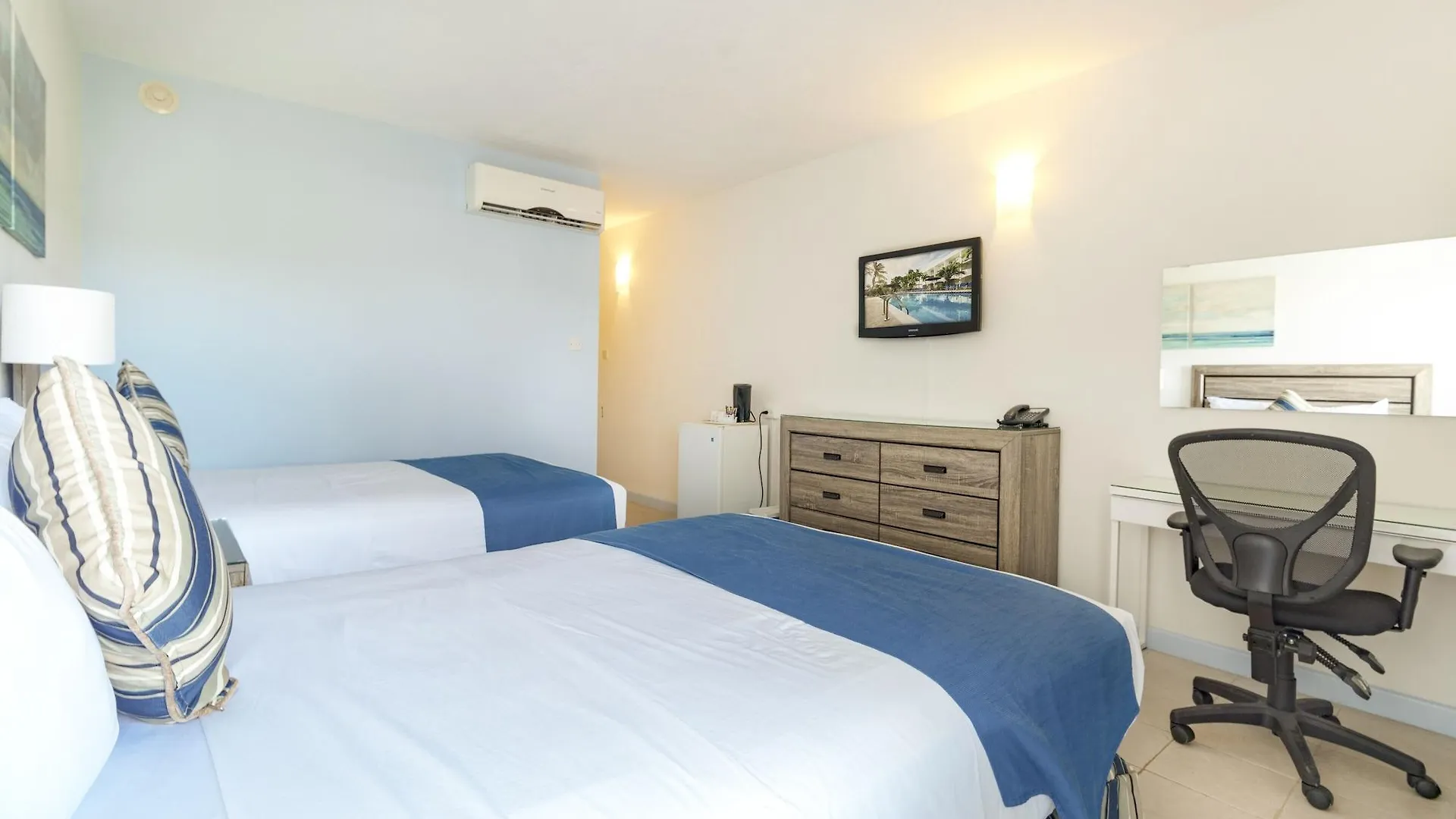 Time Out Hotel Christ Church Resort
