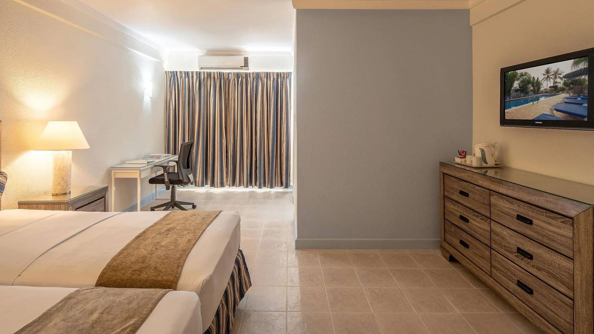 Time Out Hotel Christ Church
